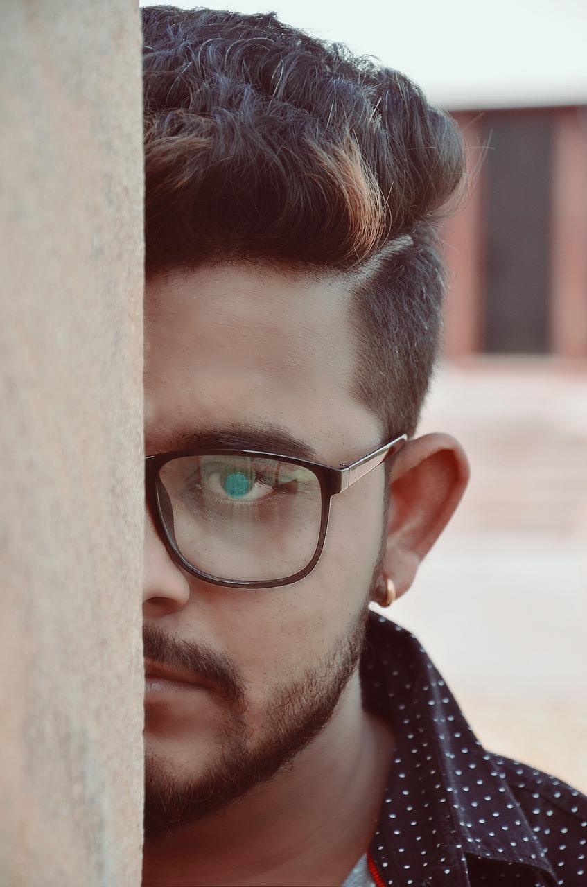 最新男士發(fā)型流行趨勢(shì)與造型指南大全