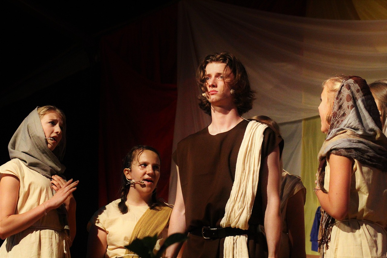 嘉興演員，舞臺與銀幕間的璀璨之星