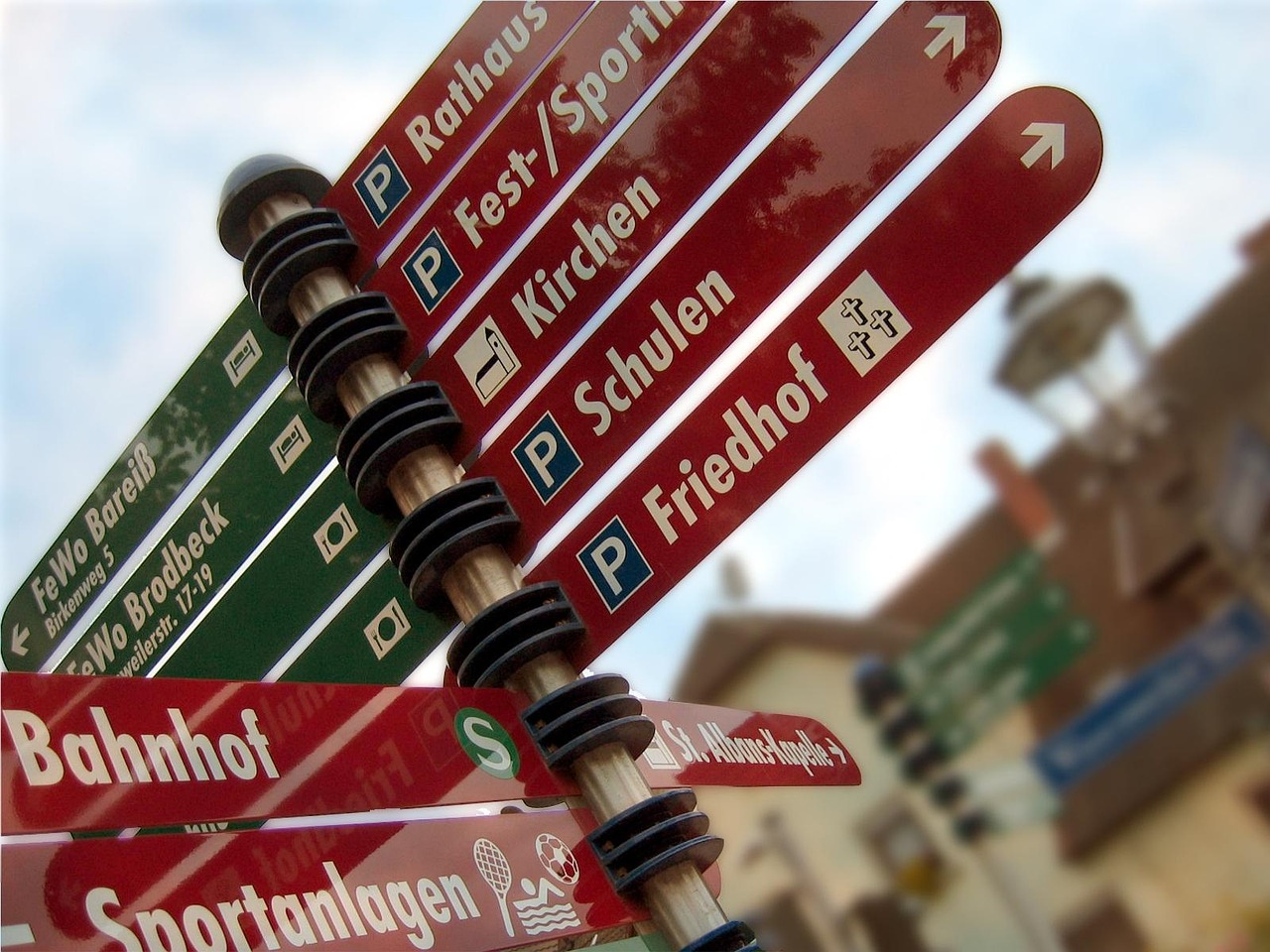 最新房產(chǎn)價格排名，城市競爭與趨勢分析揭秘！