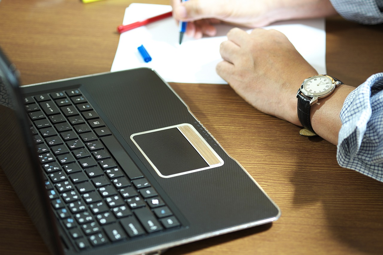 海爾電視投屏詳細操作指南，一步步教你如何投屏