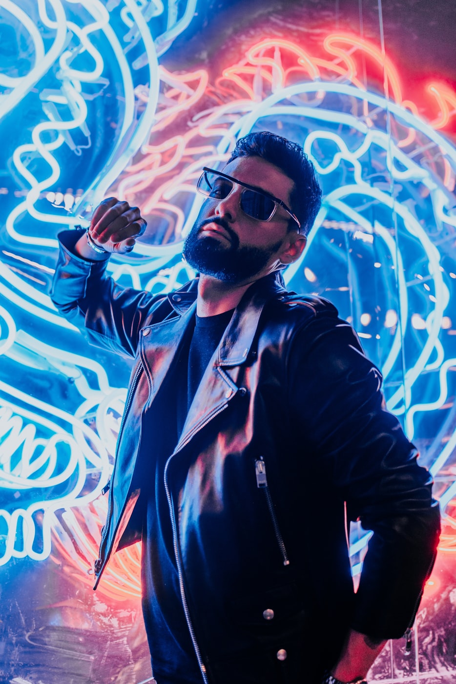 二次元世界探索，帥氣動(dòng)漫男孩圖片的魅力展示